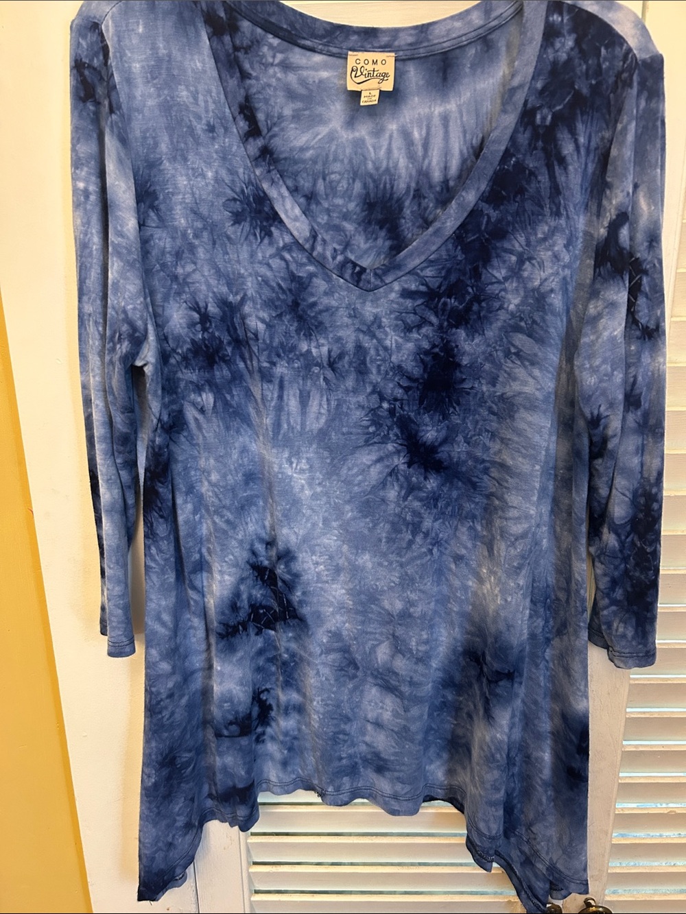 Como Vintage Blue Tie-Dye V-Neck Tunic Top
